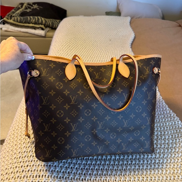 Louis Vuitton Brown Monogram Tote Bag - Picture 1 of 13